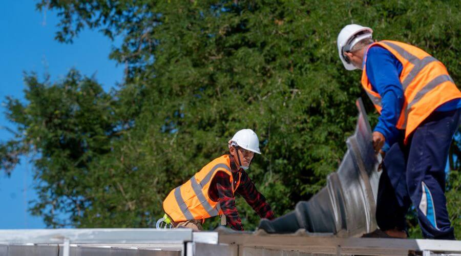 Professional residential roofers in Centralia, WA
